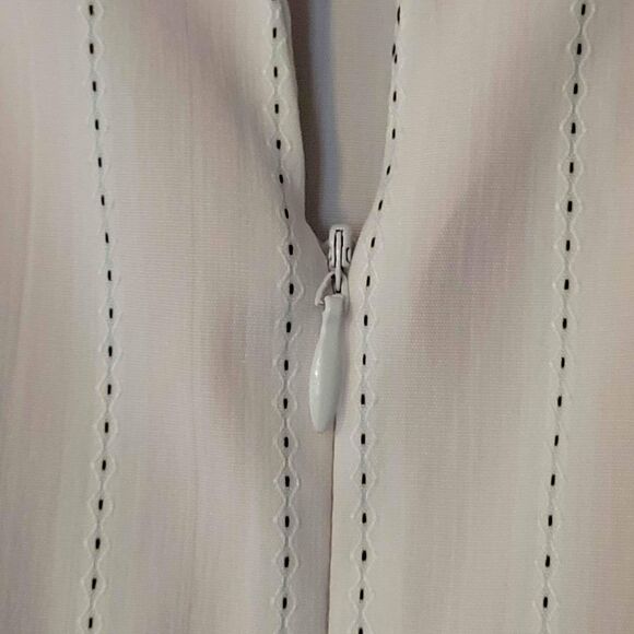 Women's Size 30/32 DCC Woman 3/4 sleeve pink and white zipper shirt - Picture 4 of 5